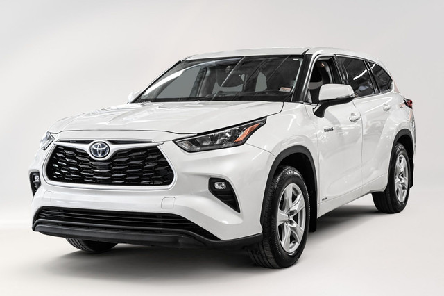 2020 Toyota Highlander hybrid LE AWD | Mags | Caméra | Fog light in Cars & Trucks in City of Montréal