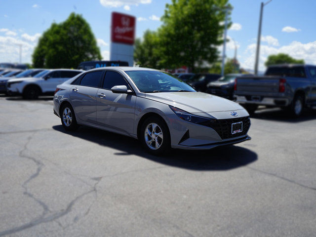 2022 Hyundai Elantra Essential | 1 Owner | No Accidents in Cars & Trucks in Hamilton - Image 3