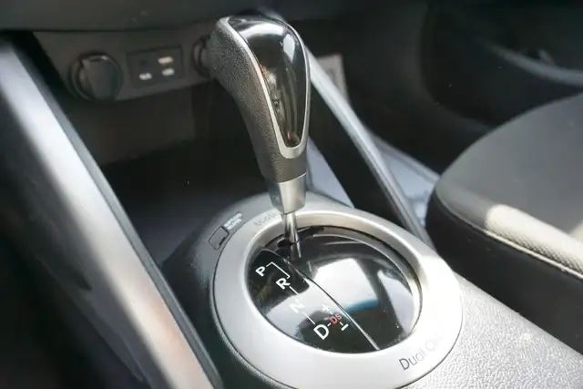 2017 Hyundai Veloster in Cars & Trucks in Oakville / Halton Region - Image 20