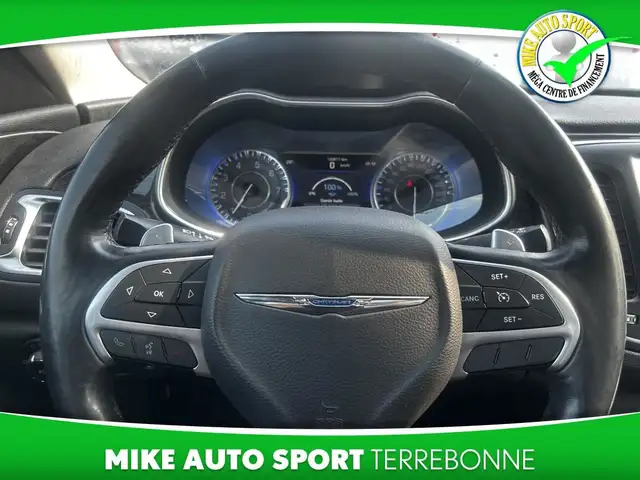 Chrysler 200 C berline 4 portes TA 2016 à vendre in Cars & Trucks in Laval / North Shore - Image 11