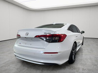 LEATHER SEATS, SUN/MOONROOF, NAVIGATION SYSTEM, ADAPTIVE CRUISE CONTROL, BLIND SPOT MONITOR Unveil a... (image 8)