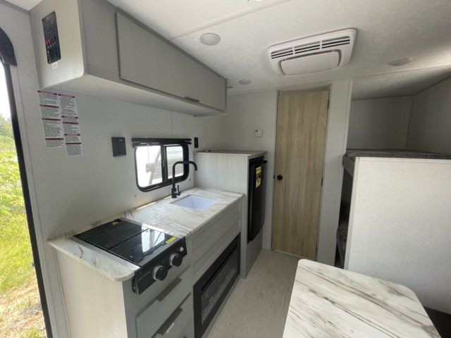 2023 FOREST RIVER Wildwood 174BHLE in Travel Trailers & Campers in Peterborough - Image 4
