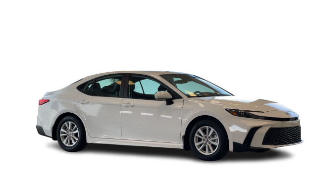 2025 Toyota Camry Hybrid SE Local Trade, Rear Camera, Low Kilome in Cars & Trucks in Regina - Image 2