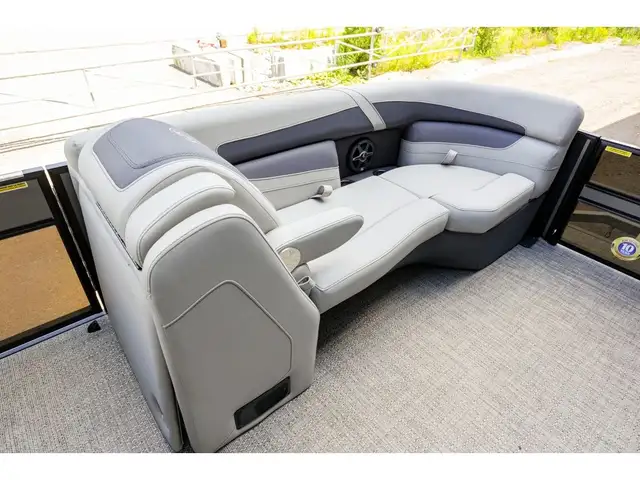2025 Barletta Cabrio 24 UE in Powerboats & Motorboats in Québec City - Image 31