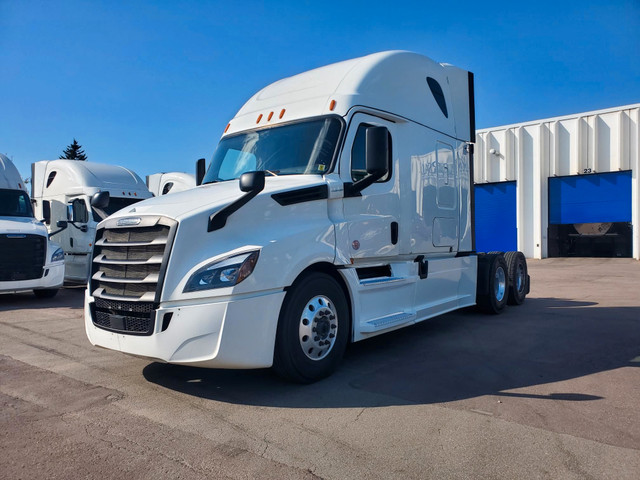 2018 FREIGHTLINER CASCADIA / DD15 / AUTO / DBL BUNK / MVI in Heavy Trucks in Moncton - Image 4