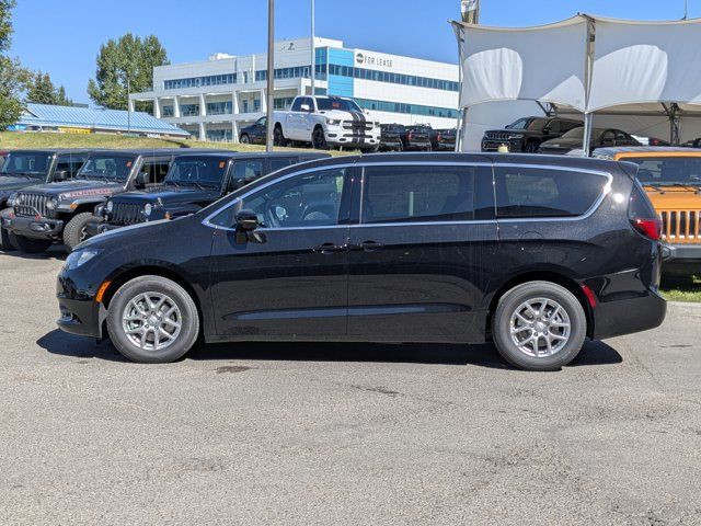 2026 Chrysler Grand Caravan SXT - Power Liftgate - in Cars & Trucks in Calgary - Image 4