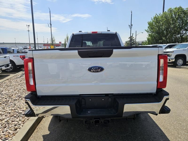 2023 Ford Super Duty F-250 SRW XLT 4WD Crew Cab 6.75' Box, 7.3L  in Cars & Trucks in St. Albert - Image 4