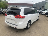 What a great looking people mover. This good looking Toyota Cienna is in excellent condition and is... (image 4)