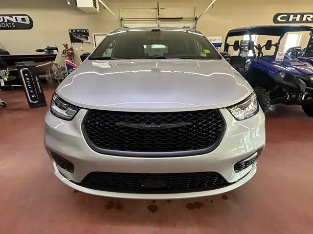 2024 Chrysler Pacifica Hybrid Select $5000 Federal Rebate inc... in Cars & Trucks in Nipawin - Image 29