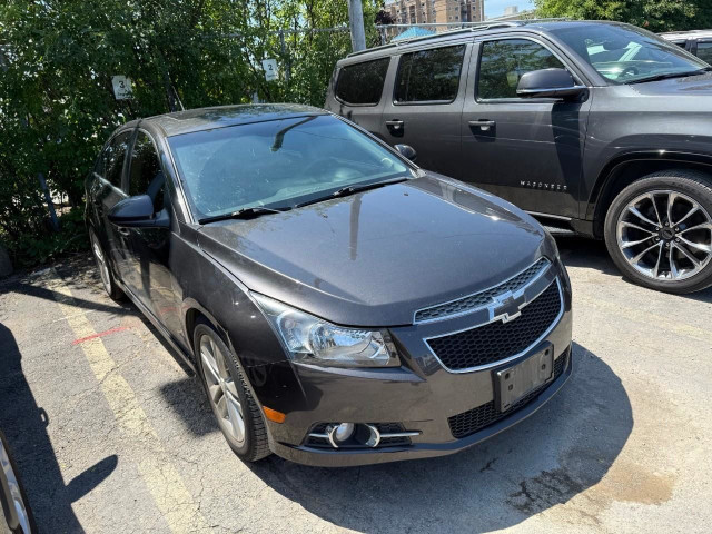 2014 Chevrolet Cruze 2LT SUNROOF | LEATHER | HEATED SEATS | V... in Cars & Trucks in London - Image 2