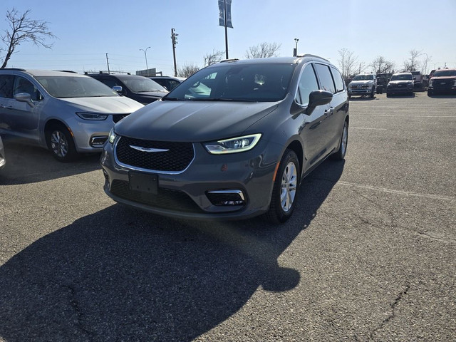 2022 Chrysler Pacifica TOURING AWD in Cars & Trucks in Calgary - Image 3