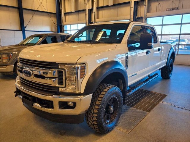  2019 Ford F-350 XLT W/VALUE PACKAGE in Cars & Trucks in Moose Jaw