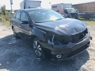 NOUVEAU PRIX 24-7454-17 Nissan Sentra SL 28074 KM AIR BAGS VOLANT DEPLOYE , AUTO EN MARCHE ,AUTO ACC...