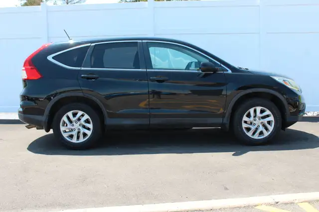 2015 Honda CR-V SE | Cam | USB | Bluetooth | Keyless | Cruise In dans Autos et camions dans Saint-Jean - Image 9