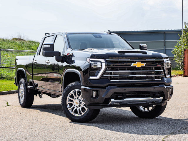 2025 Chevrolet Silverado 3500HD LT in Cars & Trucks in Strathcona County - Image 2