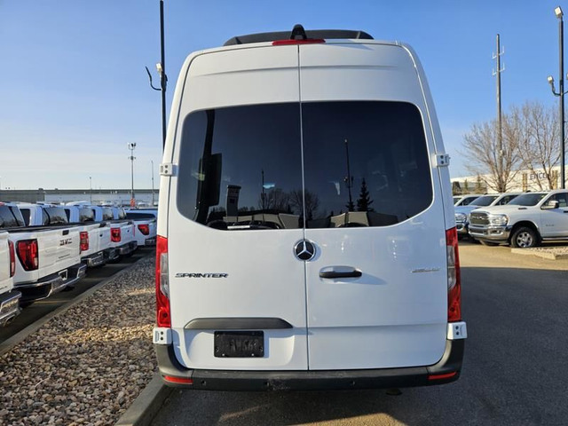 2023 Mercedes-Benz Sprinter Passenger Van 2500 High Roof I4 Gas  in Cars & Trucks in St. Albert - Image 4