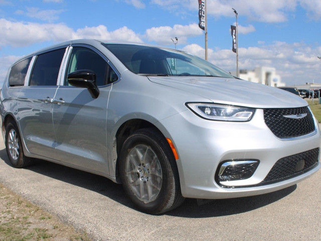2024 Chrysler Pacifica in Cars & Trucks in Winnipeg - Image 3