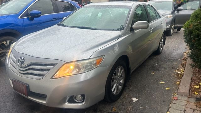 2011 Toyota Camry XLE in Cars & Trucks in Oakville / Halton Region - Image 3