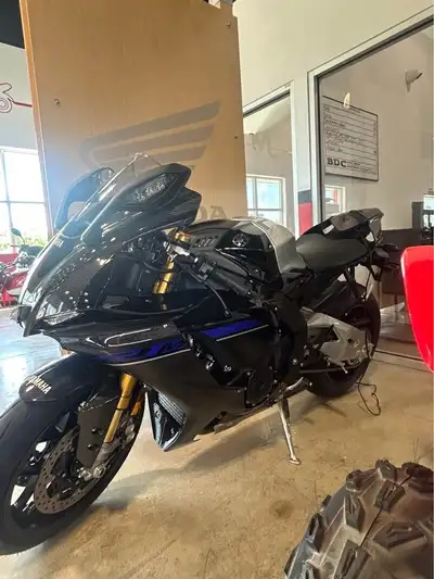 APPLY NOW: https://www.ridecollective.ca/get-pre-approved The 2024 Yamaha YZF-R1 is a high-performan...
