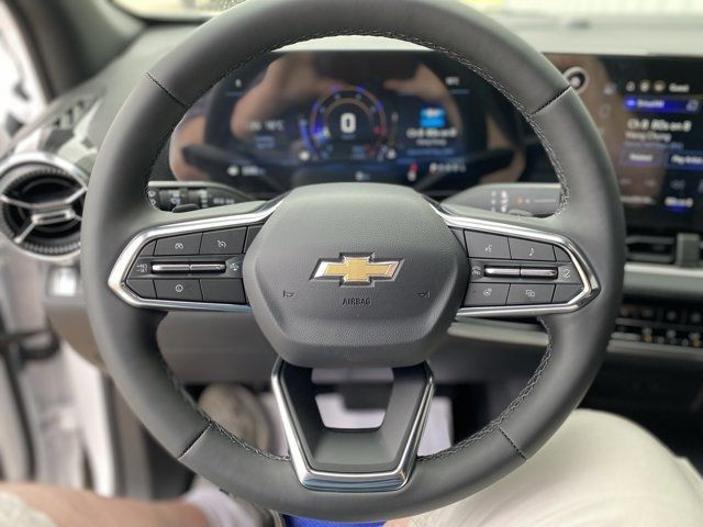 2025 Chevrolet Equinox FWD LT in Cars & Trucks in Red Deer - Image 4
