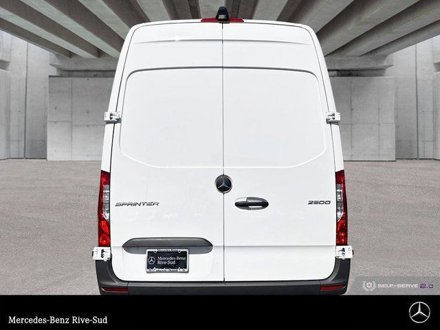 2025 Mercedes-Benz Sprinter 2500 170 Wheelbase High Roof RWD in Cars & Trucks in Longueuil / South Shore - Image 4