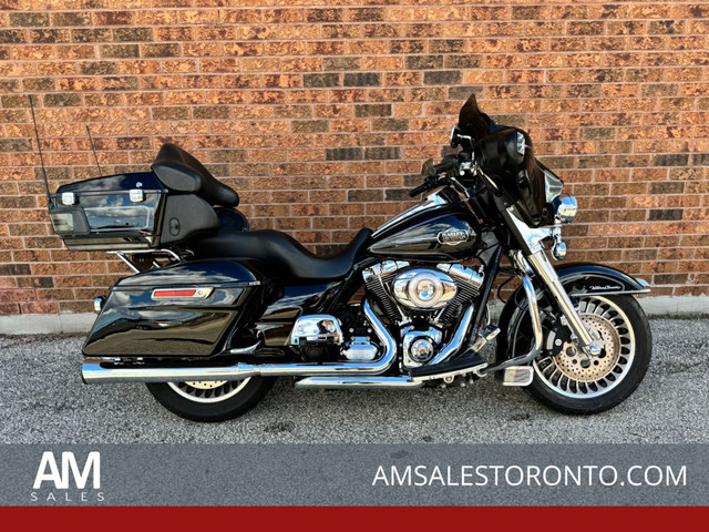  2012 Harley-Davidson Ultra Classic **TRUE DUALS** **ONLY 15,000 in Touring in Markham / York Region