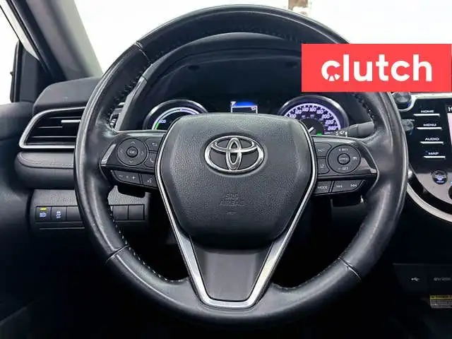 2020 Toyota Camry Hybrid SE w/ Apple CarPlay, Heated Front Seats dans Autos et camions dans Ottawa - Image 27