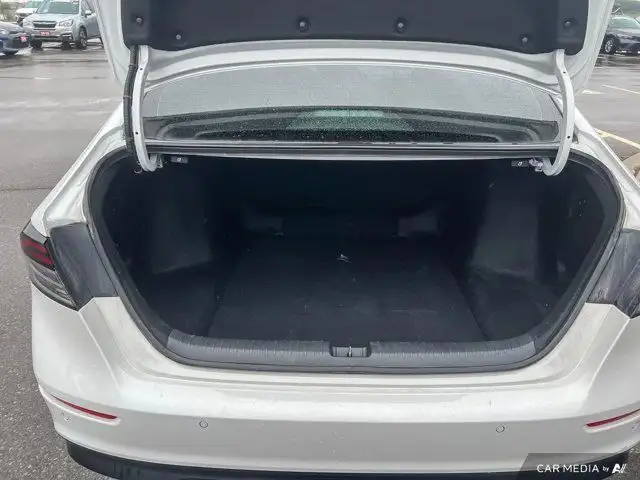 2024 Honda Accord Hybrid Touring | Leather Interior | dans Autos et camions dans Guelph - Image 11