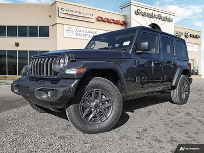 This Jeep Wrangler boasts a Regular Unleaded V-6 3.6 L/220 engine powering this Manual transmission....