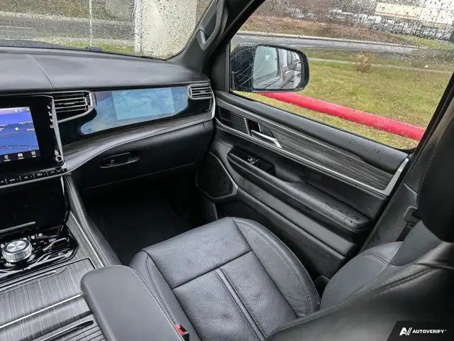 2023 Jeep Wagoneer Series III | Ex-Demo | 7-Passenger | 3.0L dans Autos et camions dans Tricities/Pitt/Maple - Image 19