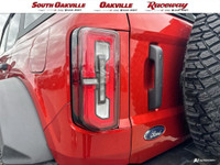 Chili Pepper Red Exterior, Medium Sandstone/Blk Onyx Interior, Clean CarFax, No Accidents, 4WD, Low... (image 7)