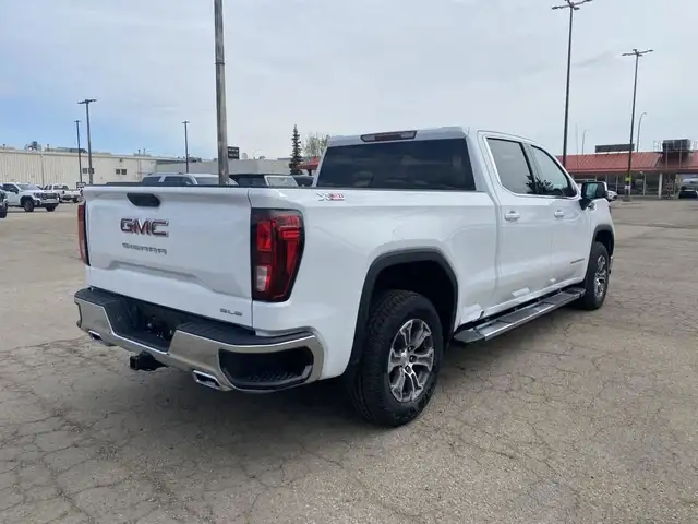 2025 GMC Sierra 1500 Crew Cab Standard Box 4-Wheel Drive SLE for in Cars & Trucks in Grande Prairie - Image 6