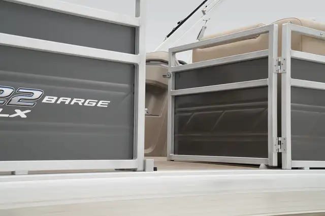 2025 Sun Tracker FISHIN' BARGE 22 DLX -Best Pontoon Boat, Mercur in Powerboats & Motorboats in Prince Albert - Image 13
