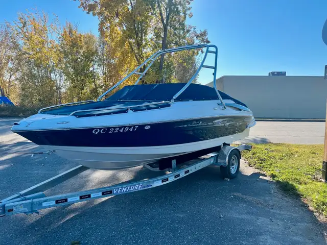 2006 CROWNLINE 200 in Powerboats & Motorboats in Sherbrooke - Image 3