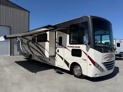 The 2017 Thor Hurricane 34R is a 36-foot Class A gas motorhome built on a Ford F-Series Super Duty c...