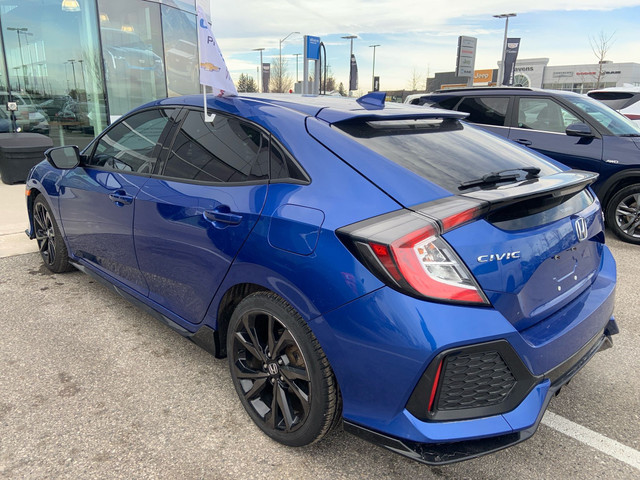 2018 Honda Civic Sport Touring in Cars & Trucks in London - Image 4