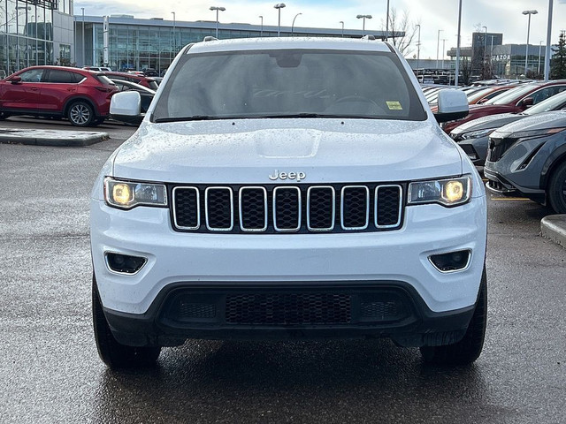  2021 Jeep Grand Cherokee LAREDO 4WD- No Accidents /Back up came in Cars & Trucks in Calgary - Image 2