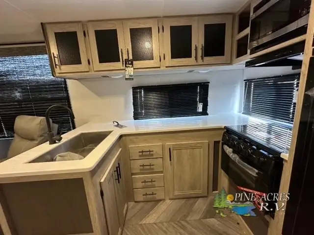 2023 Heartland Prowler 292SRK in Travel Trailers & Campers in Truro - Image 8
