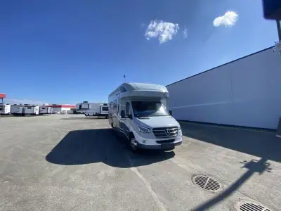 Winnebago View Class C diesel motorhome 24J highlights: 50in.in. x 79in.in. Bed Pantry U-Shaped Dine...
