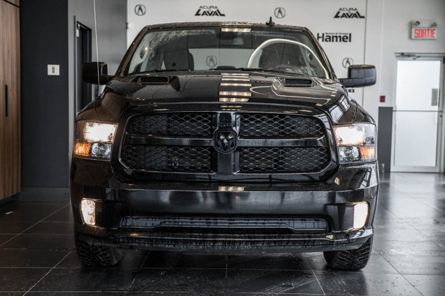 2023 RAM 1500 Classic Express 4x4 Crew Cab à vendre in Cars & Trucks in Laval / North Shore - Image 2
