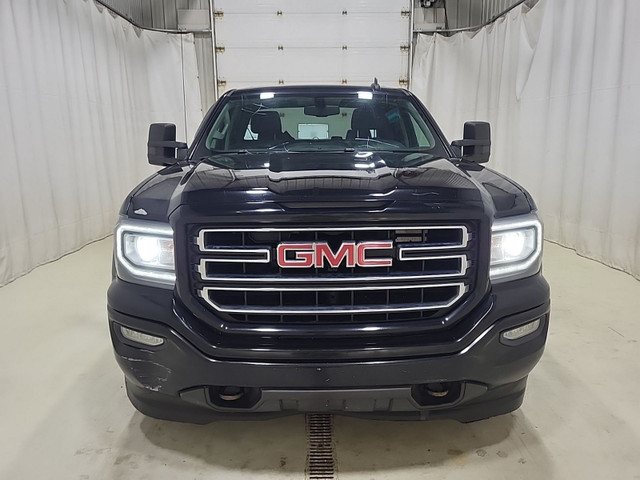 2018 GMC Sierra 1500 4WD Double Cab 143.5" | 5.3L in Cars & Trucks in City of Toronto - Image 2