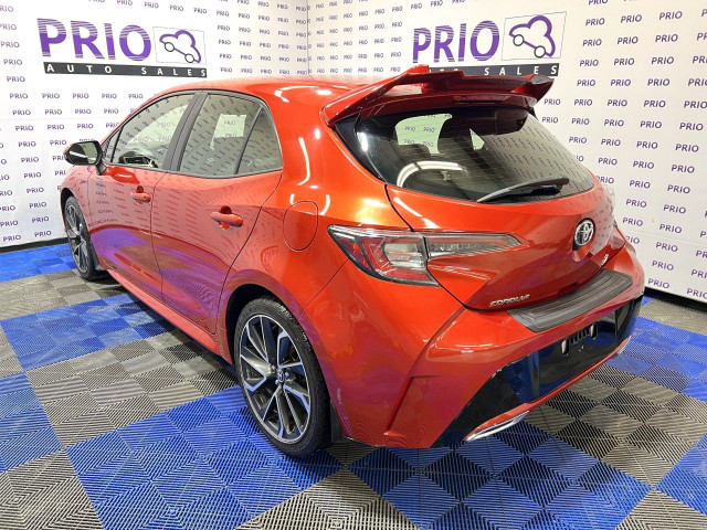 2019 Toyota Corolla Hatchback in Cars & Trucks in Ottawa - Image 3
