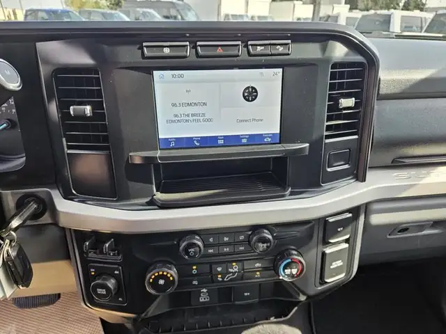 2023 Ford Super Duty F-350 SRW XLT 4WD Crew Cab 8' Box, 6.7L V8  in Cars & Trucks in St. Albert - Image 19