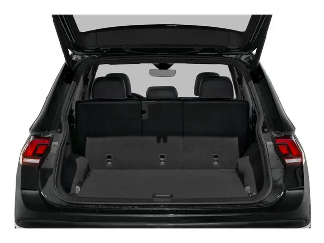2022 Volkswagen Tiguan Highline R-Line in Cars & Trucks in Calgary - Image 9