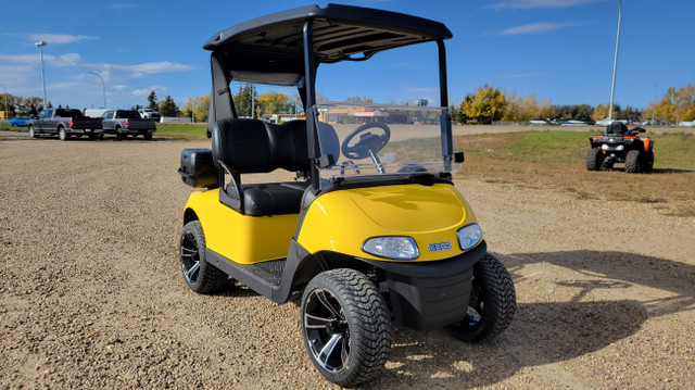 2023 E-Z-GO RXV ELITE LITHIUM GOLF CART in ATVs in Swift Current - Image 2