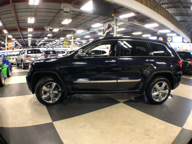  2011 Jeep Grand Cherokee OVERLAND 4WD LEATHER PANO/ROOF NAVI B/ in Cars & Trucks in City of Toronto - Image 4