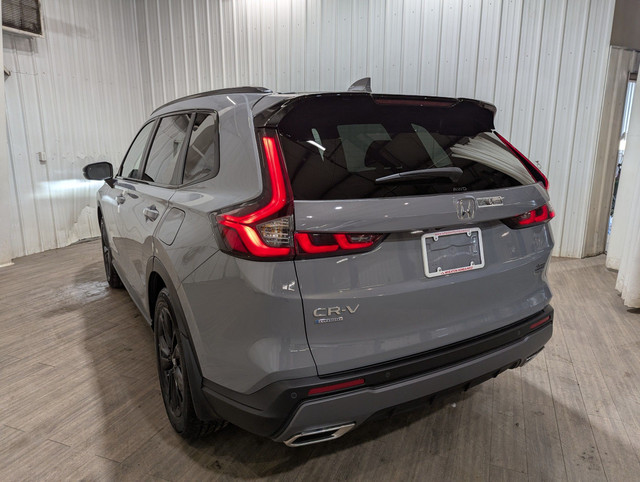 2026 Honda CR-V Hybrid Touring in Cars & Trucks in Calgary - Image 4