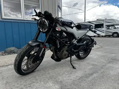 Vitpilen 401 2021 Husqvarna Vitpilen 401 Visit us today at 33 Emes Road (Off McPhillips @ the North...