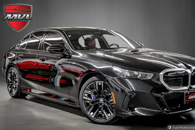 6.99% SPECIAL LEASE RATE2024 BMW i5 M60 xDriveBlack Sapphire Metallic on Burgundy Perforated and Qui...
