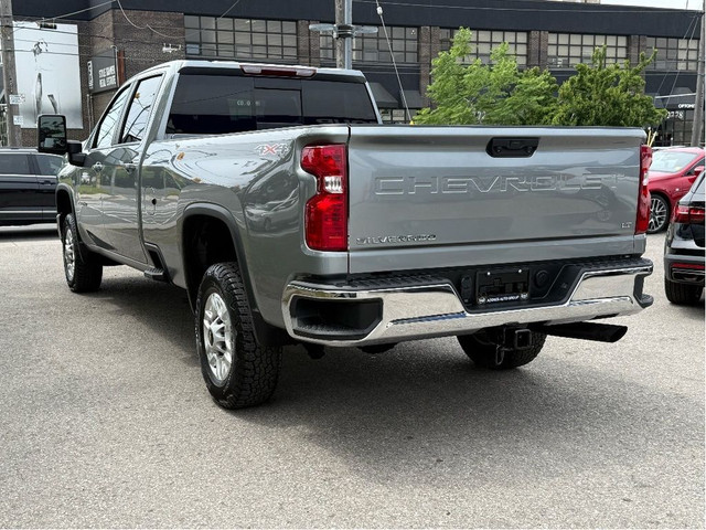 2024 Chevrolet SILVERADO 2500HD 4WD Crew Cab Long Box|Clean Carf in Cars & Trucks in City of Toronto - Image 4